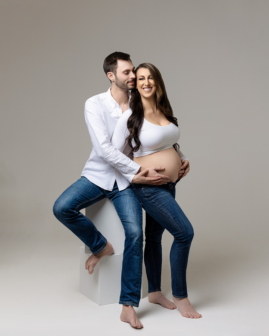 Crofton maternity photographer, luxury maternity portrait studio Crofton, best Maryland maternity photoshoot, Rockville MD maternity portraits